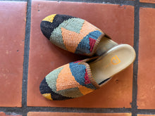 Load image into Gallery viewer, Kilim Shoes