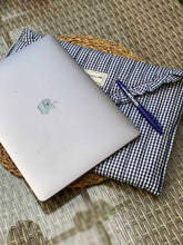 Load image into Gallery viewer, Greyfield x Maison Mallow Bordeaux Clutch