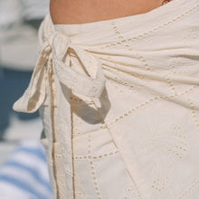 Load image into Gallery viewer, Ivory Shell Marina Sarong