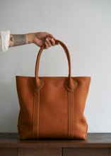 Load image into Gallery viewer, Leather Passenger Tote