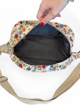Load image into Gallery viewer, Fanny Pack Blum
