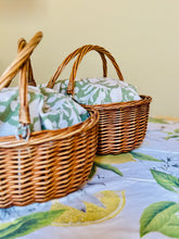 Load image into Gallery viewer, Foxglove Green Napkin Set
